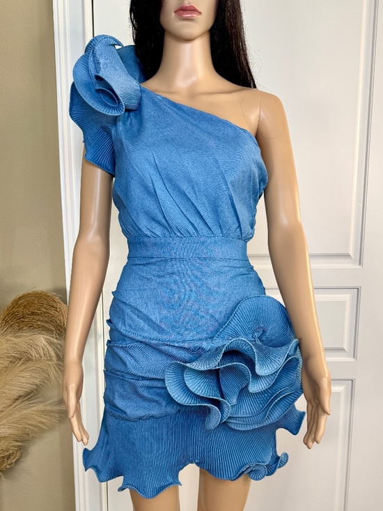 THE SANG Dresses & Skirts - ONE SHOULDER BLUE MINI DRESS WITH RUFFLED HEM AND BIG FLOWER DESIGN